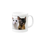 ねこほうチャンネル公式グッズのチロモモびっくりマグカップ Mug :right side of the handle