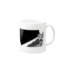 Roberto da Costaのblack flore Mug :right side of the handle