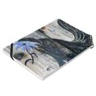 Oh!MOMOの青い花とカラス Notebook :placed flat