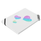 SUNNYSUNNYの虹色ハート Notebook :placed flat