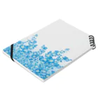 花雑貨の咲き乱れる青い花 デルフィニウム Notebook :placed flat