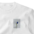 rilybiiのBlueberry Tulip . ワンポイントTシャツ