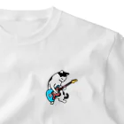QROOVYのヅラ猫　ハチワレ　エレキギター　pat02 ワンポイントTシャツ
