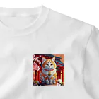 ねこ達と一緒の福を招く神のねこちゃん ワンポイントTシャツ