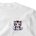 Snow-peaceのペンギンコスチュームのキュートな子猫 One Point T-Shirt