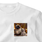 akinyan3128のママと一緒の子猫ちゃん (シャム猫) One Point T-Shirt