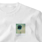 Petrichorの青いバラ ワンポイントTシャツ