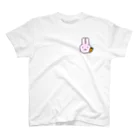 eiku39 shop SUZURI支店のピンク色のうさぎ「にっこりにんじん」 ワンポイントTシャツ