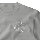 Ａ’ｚｗｏｒｋＳの合わせ三つ髑髏 黒枠白（オリジナル家紋シリーズ） ワンポイントTシャツ