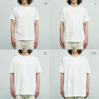 hoshi shopのflower circle - pink - Organic Cotton T-Shirtのサイズ別着用イメージ(男性)