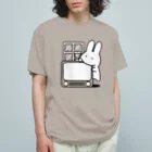 soratoのテレビにかじりつくうさぎ オーガニックコットンTシャツ