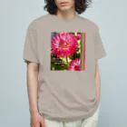 ChicClassic（しっくくらしっく）のお花・Find healing and warmth in the gentle embrace of love Organic Cotton T-Shirt