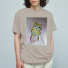 エカロニア共和国の不機嫌な猫と苺 オーガニックコットンTシャツ