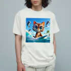 猫と紡ぐ物語のお気に入りのサーフボードでサーフィンする猫 オーガニックコットンTシャツ