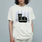 Watanabeのわざわざこちらを見る黒猫 オーガニックコットンTシャツ