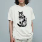 midoriyamadaのこっちを見ているキジトラ猫 オーガニックコットンTシャツ