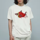 さかたようこ / サメ画家の苺ととろけるおサメさん | TOROKERU SHARK Strawberry オーガニックコットンTシャツ