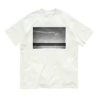 TATTUの海水浴場の海と空と雲 オーガニックコットンTシャツ