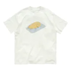 イエネコのビニールの下でごめん寝する茶トラ猫 Organic Cotton T-Shirt