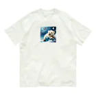 りんりんの可愛いシロクマちゃんショップ　かわいいよ！のボールを守っている白熊 Organic Cotton T-Shirt