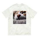 feliceのカーペットでごろんとする猫 Organic Cotton T-Shirt