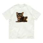 鼠の王国製作所のキジ柄の猫がこちらをみている オーガニックコットンTシャツ