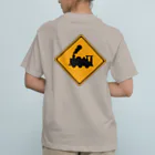 CIPANGOの【道路標識】BEWARE OF TRAINS（汽車に注意）（踏切） Organic Cotton T-Shirt