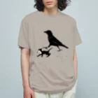 小鳥と映画館のベストフレンド カラスとクロネコ オーガニックコットンTシャツ