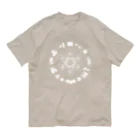 Metatron’s Cube Cosmosの 優雅さとシンプルさを纏ったメタトロンキューブと白い花のリース 】 オーガニックコットンTシャツ