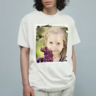 poppy22の碧目のフラワーガール オーガニックコットンTシャツ