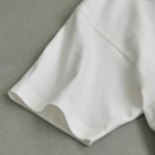 SUIMINグッズのお店の【小】サーモンの握り寿司をかっこよく運ぶねこ Organic Cotton T-Shirt is double-stitched and round-body finished