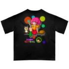 Siderunの館 B2の【バックプリント】おてんば魔女のポメラちゃん Oversized T-Shirt