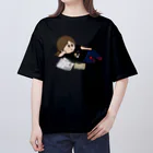 たかととんび印刷雑貨企画のかごんTシャツを着てくつろぐかごん オーバーサイズTシャツ