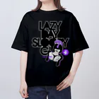 loveclonesのLAZY DAY SLOOPY GIRL 0574 ブラックフーディー女子 エロポップ ロゴ Oversized T-Shirt