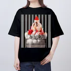 はちわれきじとらぴーちゃんずのモノクロいちごサンデー Oversized T-Shirt