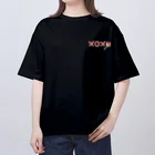 A33のワンポイント　xoxo Oversized T-Shirt