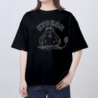 トシゾーのSUZURIのとこのキュウコン（白抜き・アーチ文字） Oversized T-Shirt