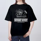 SUNDAYS GRAPHICSのSUNDAY SUNDY No.4 (白ロゴ) オーバーサイズTシャツ