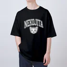 nya-mew（ニャーミュー）の猫舌カミングアウト_ホワイト オーバーサイズTシャツ