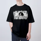 遠く静かな森の頬のマッサージを受ける美少年(文字あり) Oversized T-Shirt