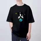 コチ(ボストンテリア)のボストンテリア(地球と月)[v2.8k] オーバーサイズTシャツ