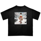 日本の風景 COOL JAPANの日本の風景、冬雪降る中を歩く舞妓さん　MAIKO walking in the snow オーバーサイズTシャツ