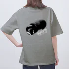 カワウソとフルーツのすやすやカワウソ Oversized T-Shirt