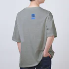 Lock-onの上目使いペンギン Oversized T-Shirt