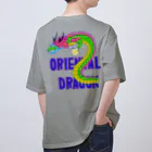 LalaHangeulのORIENTAL DRAGON（龍）英字 バックプリント オーバーサイズTシャツ