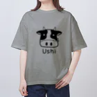 MrKShirtsのUshi (牛) 黒デザイン Oversized T-Shirt