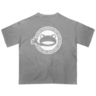 ゴッド神TVちゃんねるSHOPのかえる観賞魚店　白抜き丸ロゴ Oversized T-Shirt