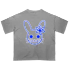 Rabbitflowerのびっくり♥らびこ♥ブルー オーバーサイズTシャツ