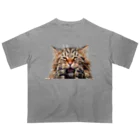 日向ぼっこのずぶ濡れ猫 Oversized T-Shirt