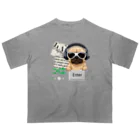 CHIBE86の「Music Pug」 Oversized T-Shirt